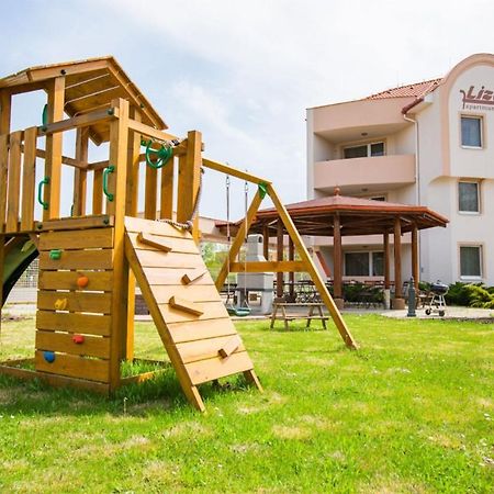 Liza Apartmanok ไฮจ์ดุสโซบอสโล ภายนอก รูปภาพ