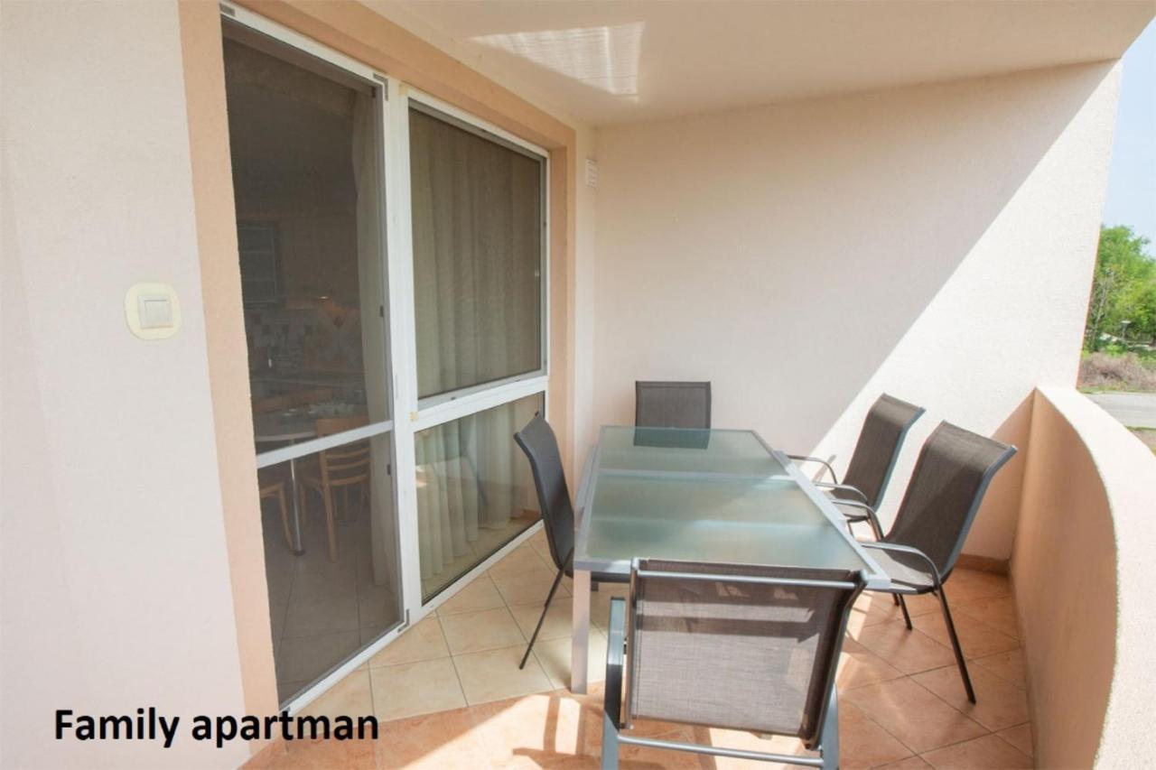 Liza Apartmanok ไฮจ์ดุสโซบอสโล ภายนอก รูปภาพ