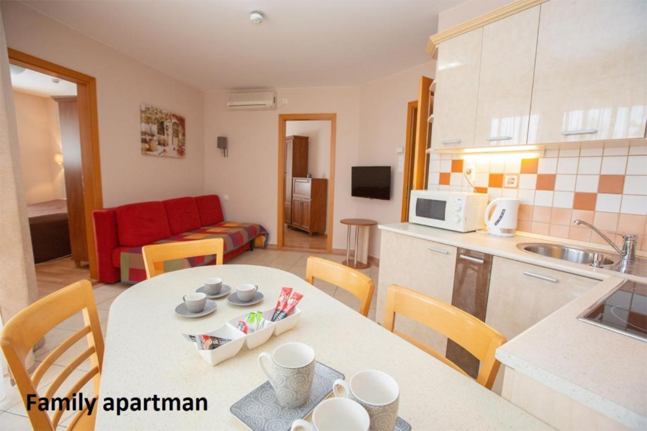 Liza Apartmanok ไฮจ์ดุสโซบอสโล ภายนอก รูปภาพ