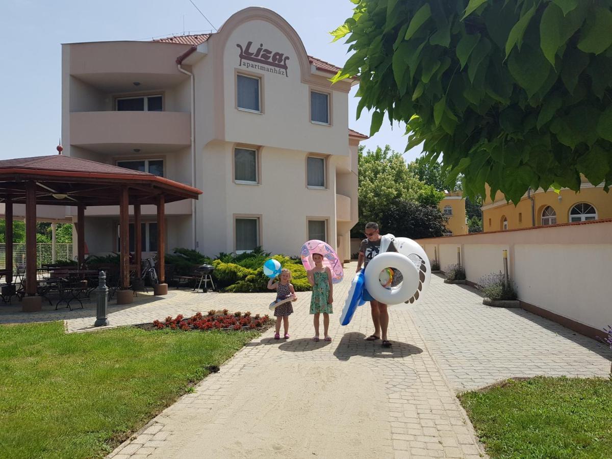 Liza Apartmanok ไฮจ์ดุสโซบอสโล ภายนอก รูปภาพ