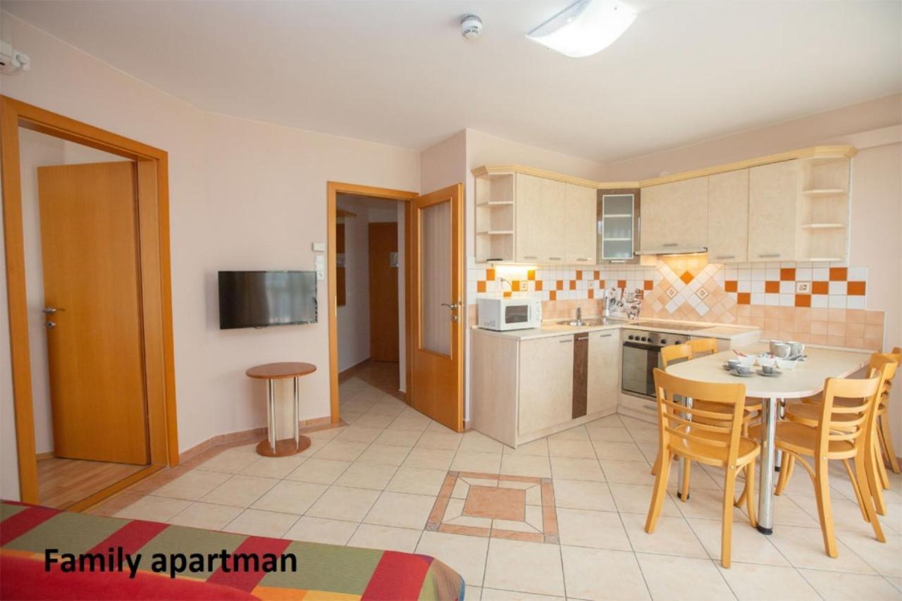 Liza Apartmanok ไฮจ์ดุสโซบอสโล ภายนอก รูปภาพ